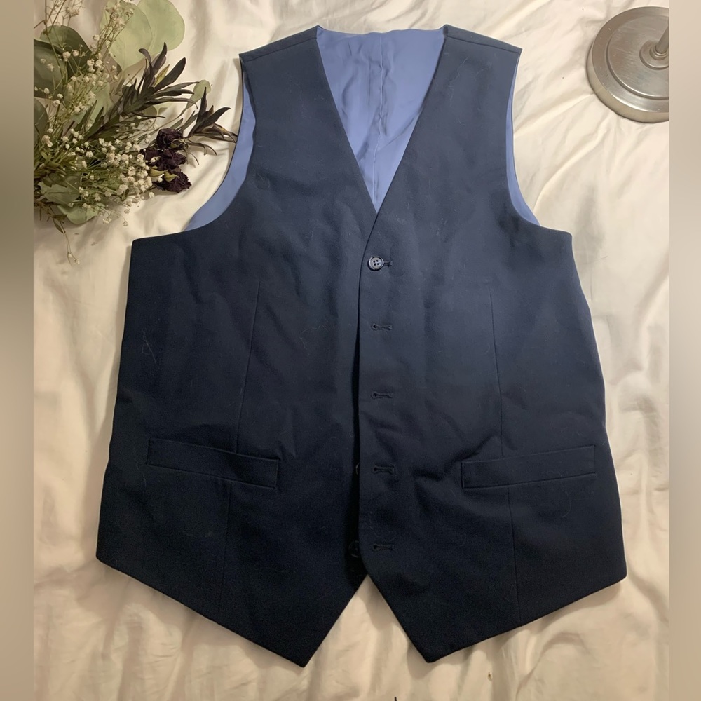 Navy blue men’s suitshop vest